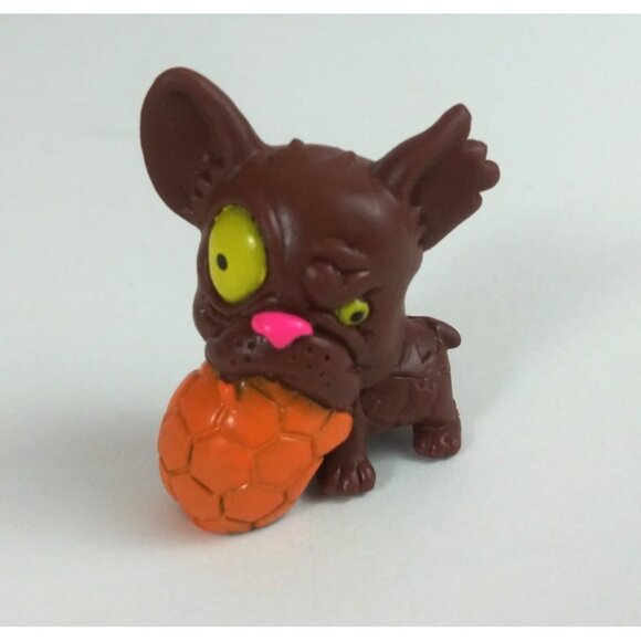 The Ugglys Pet Shop Series 1 Smelliest Brown Stenchy French Bulldog - Picture 1 of 6